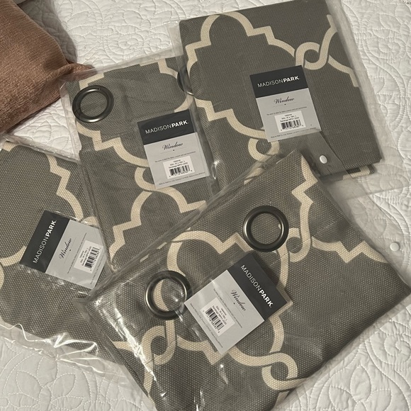 Set of 4 Valances - Picture 1 of 3